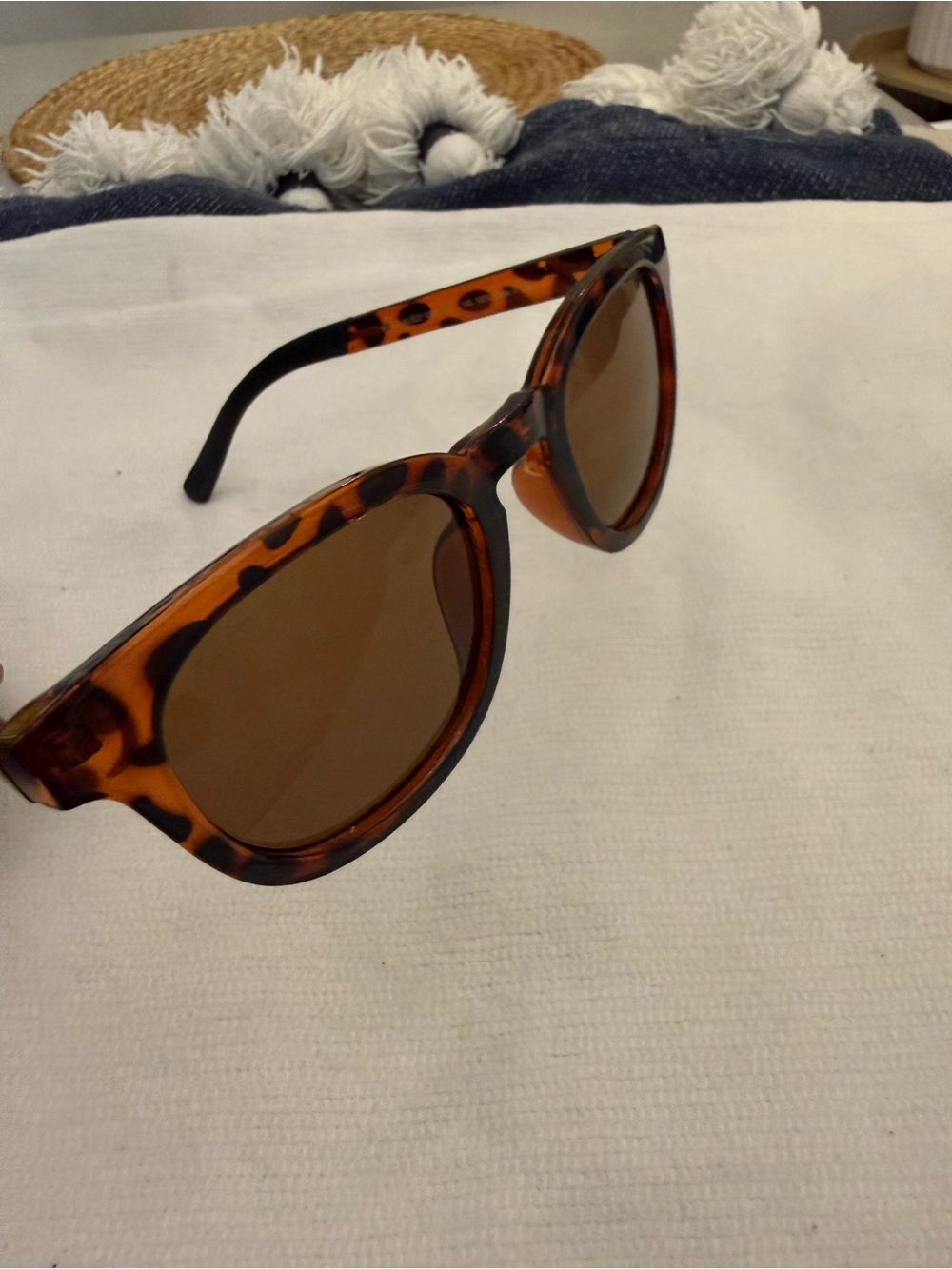Maui Jim women’s Tortoiseshell Sunglasses with Brown Lenses - Picture 6 of 9